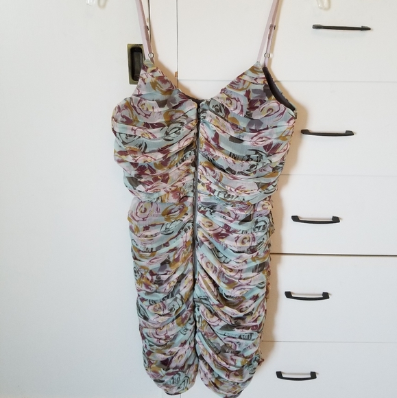 Boston Proper Dresses & Skirts - Boston Proper floral scrunch dress size 6